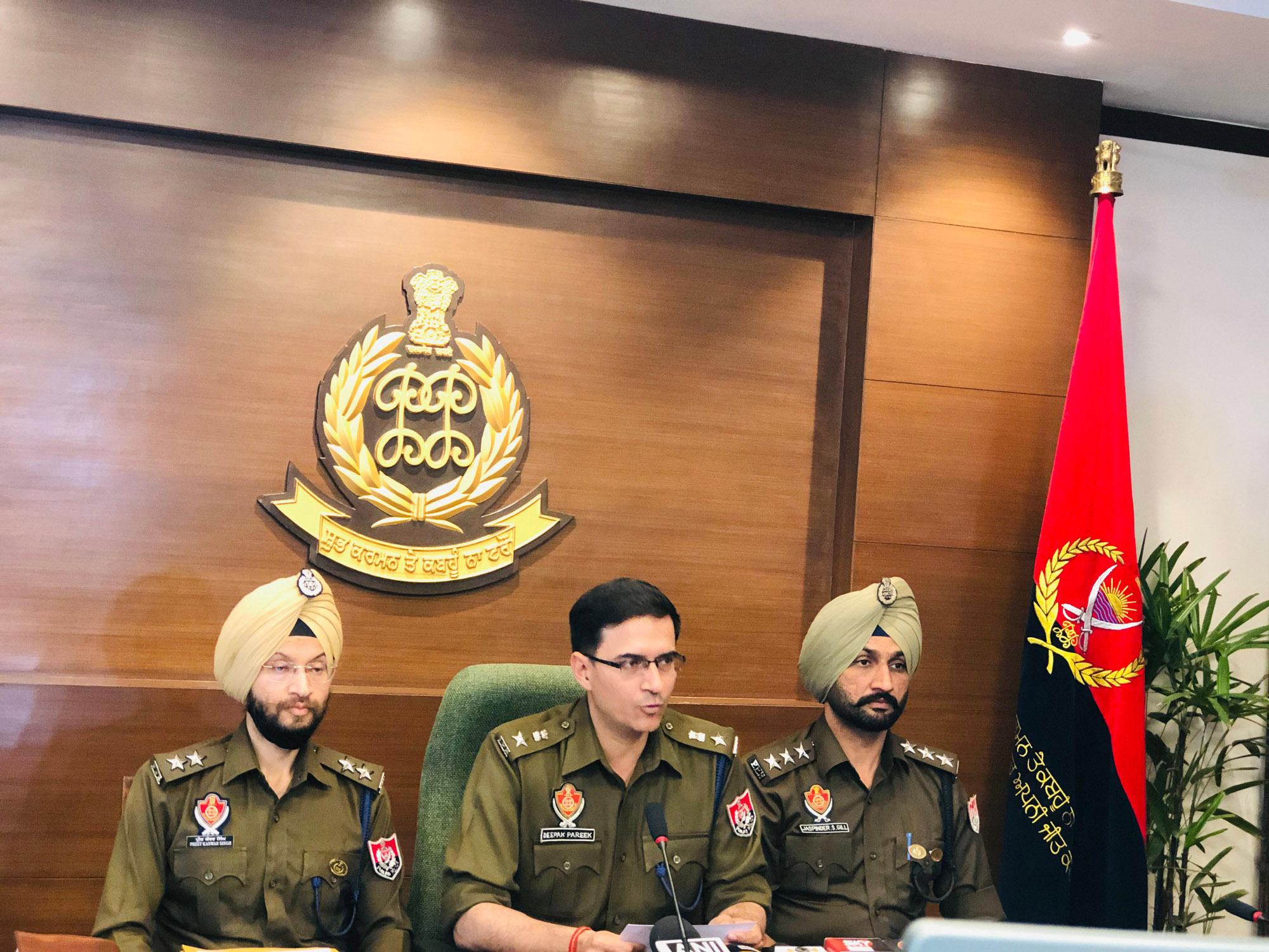 Mohali Police arrested the accused who snatched Rs 1 lakh at gunpoint